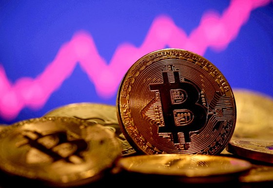 Bitcoin gần chạm mức cao nhất trong 9 tháng trong bối cảnh ngành ngân hàng hỗn loạn 