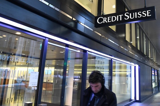 Credit Suisse vẫn đang giúp những người siêu giàu trốn thuế