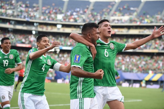 Các cầu thủ trẻ Mexico có màn trình diễn ấn tượng trước El Salvador.