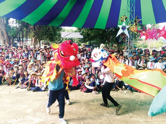 Ấm tình Trung thu ảnh 6