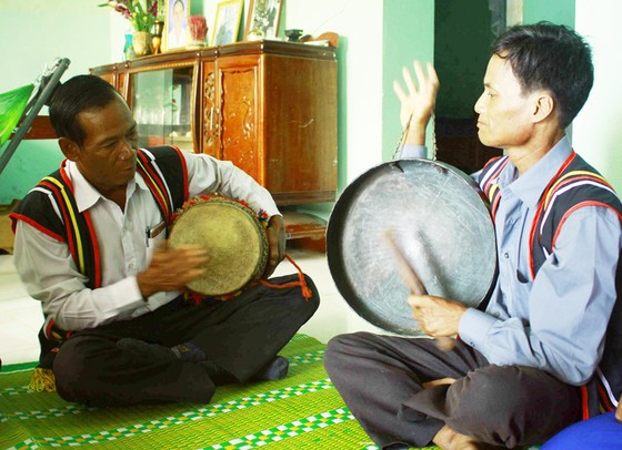 Người Cor di cư làm giàu: Không quên văn hóa truyền thống ảnh 1