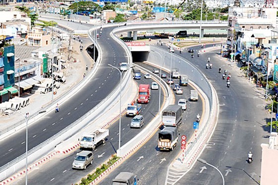 Tập trung tìm nguồn vốn phát triển hạ tầng giao thông ảnh 1