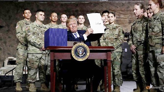 Tổng thống Mỹ Donald Trump ký duyệt luật NDAA tài khóa 2019