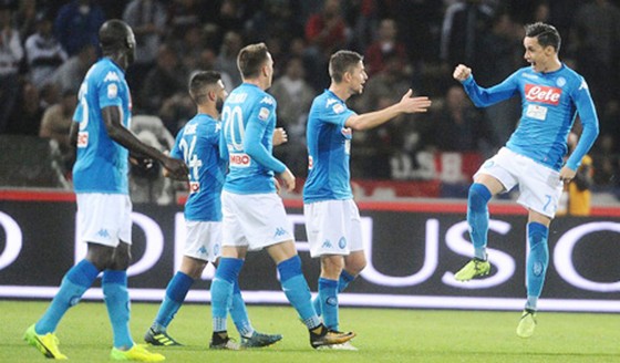 Phải đến phút 66, Napoli mới có bàn thắng vào lưới Bologna