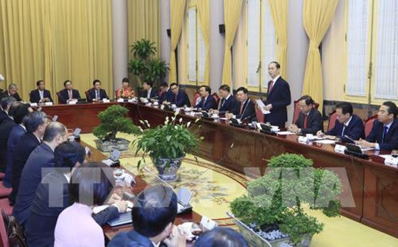 Chủ tịch nước Trần Đại Quang giao nhiệm vụ cho các Đại sứ, Trưởng đại diện cơ quan ngoại giao Việt Nam ở nước ngoài trước khi lên đường nhận nhiệm vụ. Ảnh: TTXVN