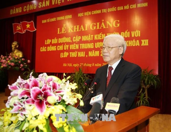 Tổng Bí thư Nguyễn Phú Trọng phát biểu khai giảng Lớp bồi dưỡng. Ảnh: TTXVN