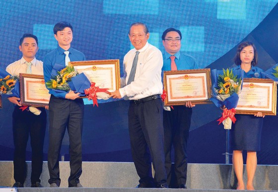 Ghi dấu ấn trong nhiều công cuộc lớn của đất nước ảnh 1 Ghi dấu ấn trong nhiều công cuộc lớn của đất nước ảnh 1