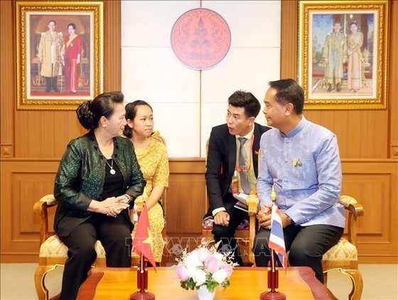 Lãnh đạo tỉnh Udon Thani tại buổi tiếp Chủ tịch Quốc hội Nguyễn Thị Kim Ngân. Ảnh: TTXVN
