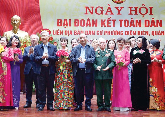 Thủ tướng Nguyễn Xuân Phúc và các đại biểu. Ảnh: TTXVN