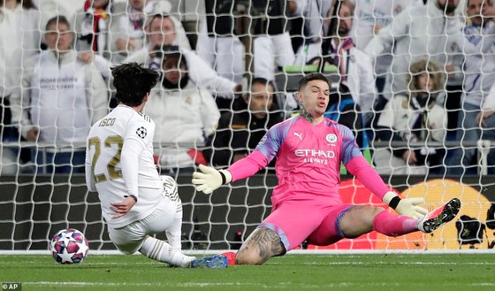Lượt đi vòng 16 đội Champions League 2020: Real Madrid “sụp đổ” trước Manchester City ảnh 1