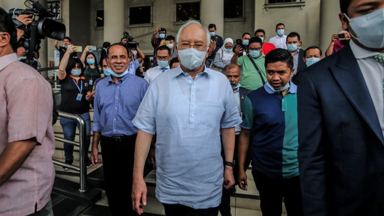 Cựu Thủ tướng Najib Razak hầu tòa ngày 29-7. Ảnh: nikkei.com