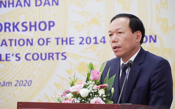 Ông Nguyễn Trí Tuệ, Phó Chánh án Tòa án Nhân dân Tối cao phát biểu khai mạc hội thảo. Ảnh: VTV