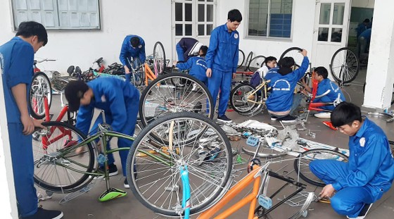 Mang “mùa đông ấm” đến với bà con miền núi ảnh 1