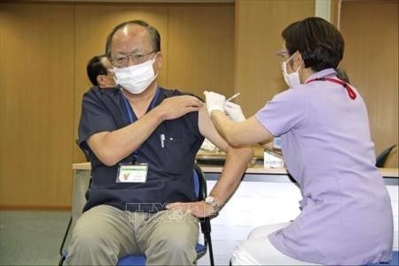 Nhật Bản: Dư luận chưa hài lòng về tiến độ tiêm bổ sung