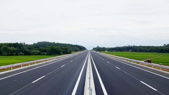 Xem xét chủ trương đầu tư cao tốc Dầu Giây - Tân Phú