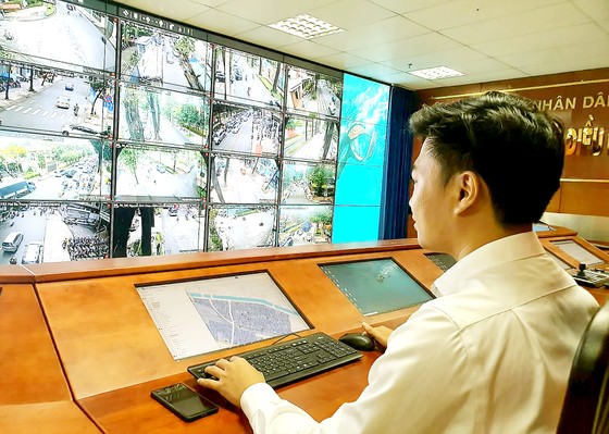 Đẩy mạnh chuyển đổi số, xây dựng đô thị thông minh - Bài 1: Nhiều tiện ích “một chạm” ảnh 2