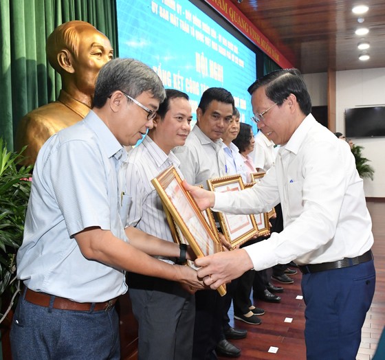 Bí thư Thành ủy TPHCM Nguyễn Văn Nên: “Nhanh chóng đưa các hoạt động trở lại bình thường” ảnh 6