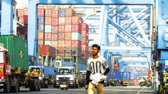Hỗ trợ các nhà xuất khẩu là chìa khóa cho nền kinh tế lớn thứ ba châu Á. Ảnh: BLOOMBERG
