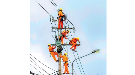 Các đơn vị điện lực phía Nam đảm bảo điện phục vụ cho trên 630 điểm thi Kỳ thi THPT Quốc gia năm 2022
