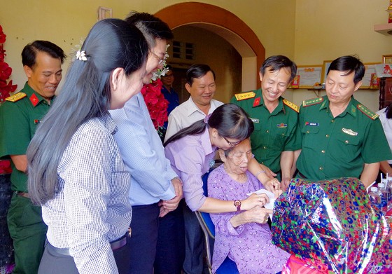 Xuân yêu thương đến với mọi nhà ảnh 1