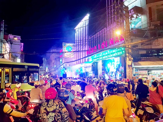Nhiều nơi chưa “khoác áo mới” đón tết ảnh 1