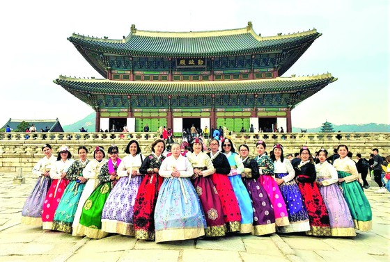 Đoàn khách TST tourist trải nghiệm văn hóa Hàn Quốc