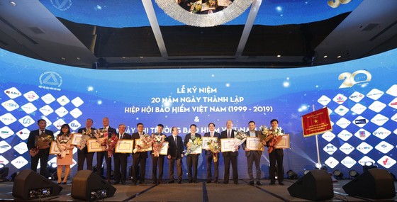 Dai-ichi Life Việt Nam vinh dự nhận Bằng khen của Bộ Tài chính lần thứ 4