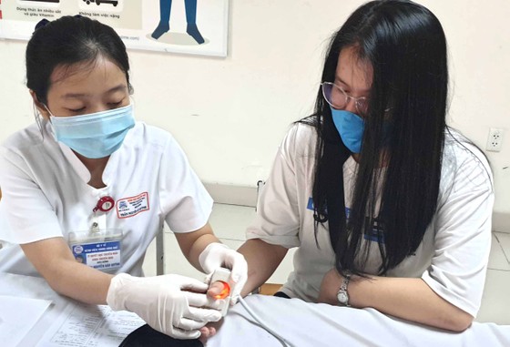 Giọt máu hồng lan tỏa ảnh 3 Giọt máu hồng lan tỏa ảnh 3