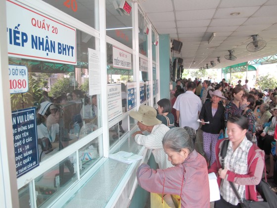 Bảo hiểm y tế hưởng 100% vẫn tốn tiền khám bệnh ảnh 1