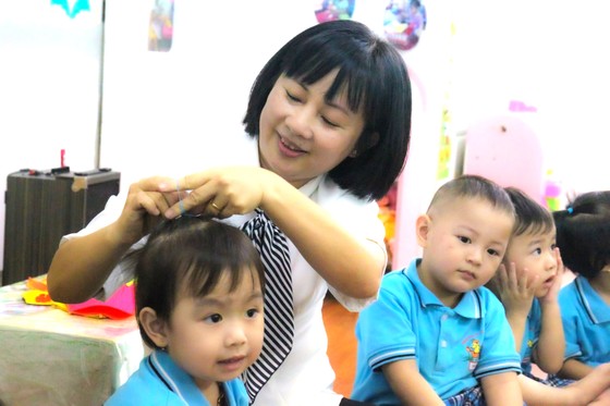 Không chỉ bằng trái tim người mẹ ảnh 2