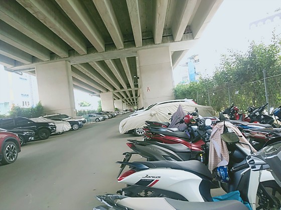 Vô tư chiếm dụng gầm cầu ảnh 2