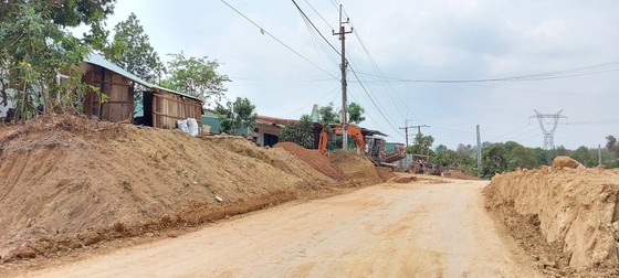 Cải tạo quốc lộ 24 ảnh hưởng sinh hoạt người dân ảnh 1 Cải tạo quốc lộ 24 ảnh hưởng sinh hoạt người dân ảnh 1