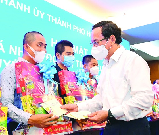 Lãnh đạo Đảng, Nhà nước và TPHCM với nhiều hoạt động đầu xuân ảnh 3