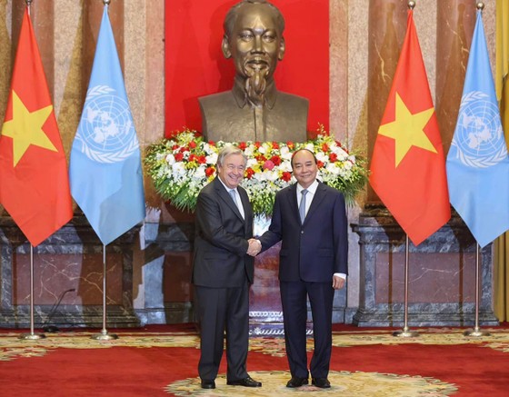 Chủ tịch nước Nguyễn Xuân Phúc hội đàm với Tổng Thư ký Liên hiệp quốc António Guterres ảnh 2