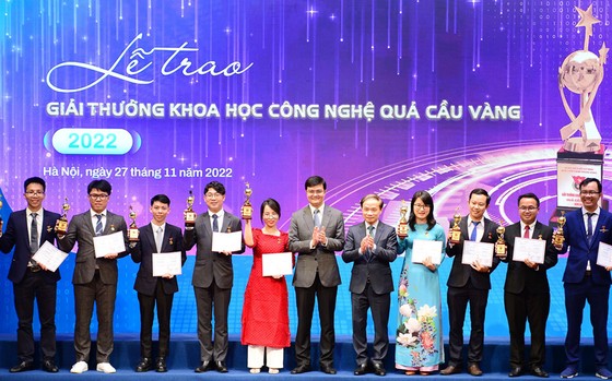 10 tài năng trẻ nhận Giải thưởng khoa học công nghệ Quả cầu vàng 2022 ảnh 1