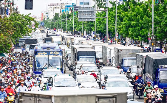 Ùn tắc giao thông cửa ngõ TPHCM: Vẫn loay hoay khắc phục ảnh 1 Ùn tắc giao thông cửa ngõ TPHCM: Vẫn loay hoay khắc phục ảnh 1
