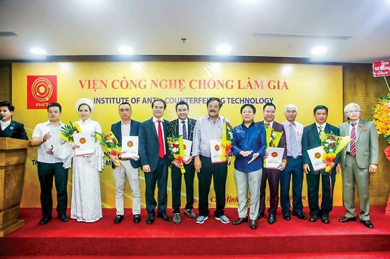 Không thể chống hàng giả bằng danh hão ảnh 1