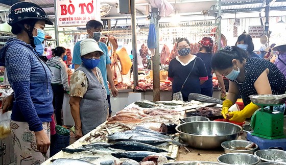 Đảm bảo an toàn thực phẩm khi dịch tái bùng phát ảnh 1
