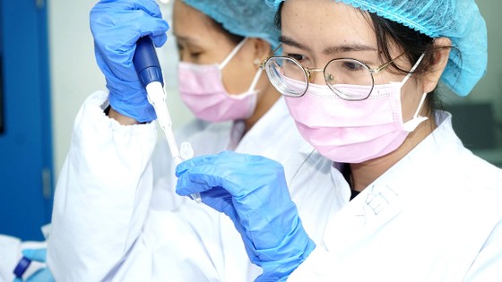 Nỗ lực thử nghiệm trên người trong tháng 9-10 ảnh 1