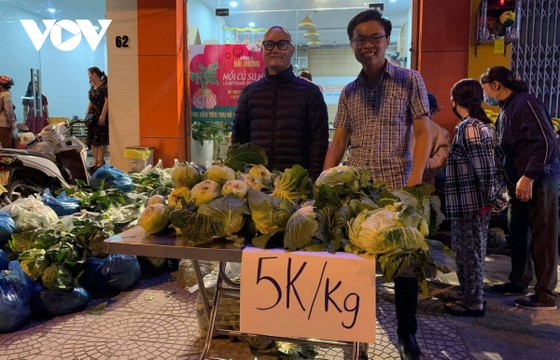 Người dân nhiều tỉnh thành nhiệt tình "giải cứu" nông sản Hải Dương ảnh 6 Người dân nhiều tỉnh thành nhiệt tình "giải cứu" nông sản Hải Dương ảnh 6