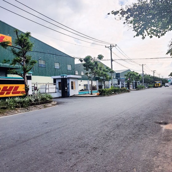 Khó xử lý các khu công nghiệp “bọc” các hộ dân? ảnh 1 Khó xử lý các khu công nghiệp “bọc” các hộ dân? ảnh 1
