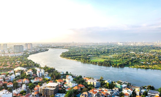 Dọc sông Sài Gòn tiềm năng cho dải đô thị sinh thái sông nước, nhưng đừng làm biến dạng dòng sông.