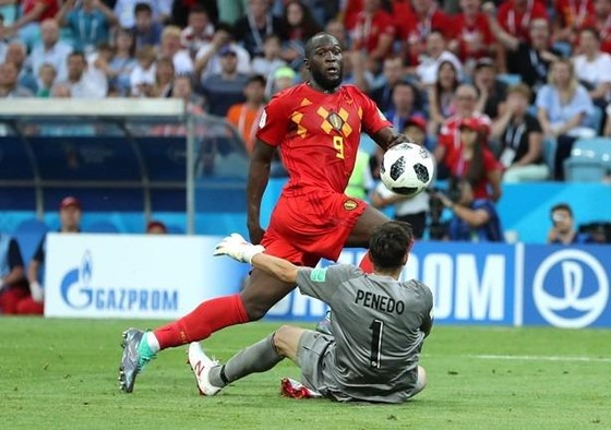 Romelo Lukaku ghi cú đúp cho tuyển Bỉ.