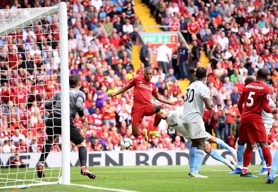 Liverpool - West Ham 4-0: Mo Salah mở tỷ số, Mane góp 2 bàn ảnh 5 Liverpool - West Ham 4-0: Mo Salah mở tỷ số, Mane góp 2 bàn ảnh 5