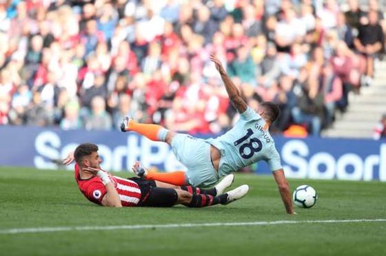 Dạo mát ở St Mary's, Chelsea nắm chắc ngôi nhì bảng ảnh 1