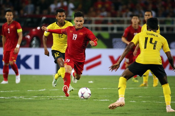Việt Nam - Malaysia 2-0: Công Phượng tỏa sáng, Anh Đức góp công ảnh 11