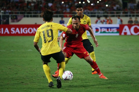 Việt Nam - Malaysia 2-0: Công Phượng tỏa sáng, Anh Đức góp công ảnh 14