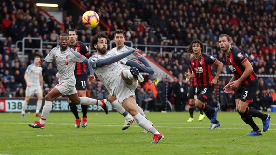 Mohamed Salah ghi hattrick để vươn lên dẫn đầu giải Vua phá lưới