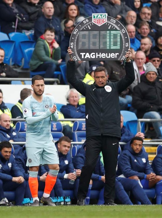 Cardiff City - Chelsea 1-2: Ngược dòng gây tranh cãi và bàn thắng việt vị của Azpilicueta ảnh 9