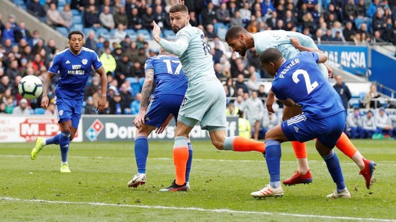 Cardiff City - Chelsea 1-2: Ngược dòng gây tranh cãi và bàn thắng việt vị của Azpilicueta ảnh 13